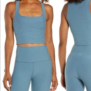 BEYOND YOGA sports bra/ tank